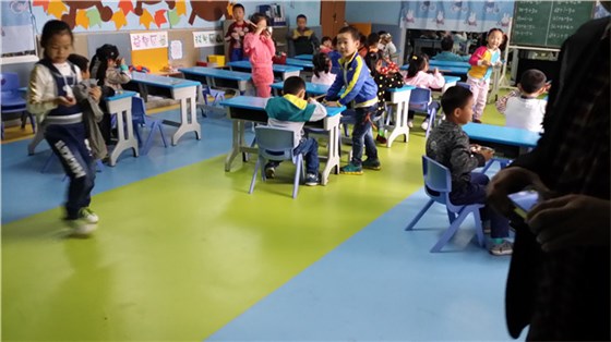 幼儿园地板
