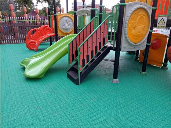 幼儿园悬浮拼装地板