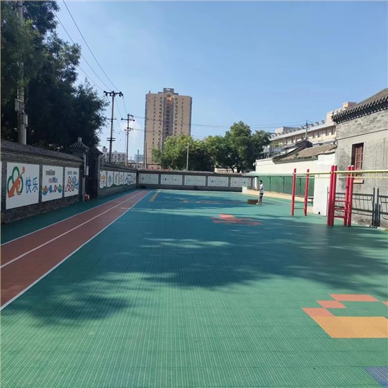 登莱小学