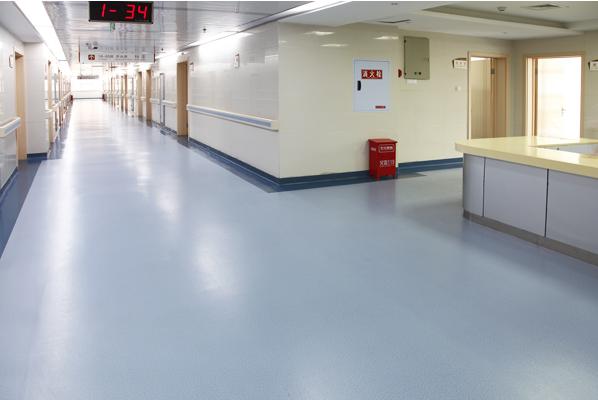 医院选用PVC地板的理由是什么？3