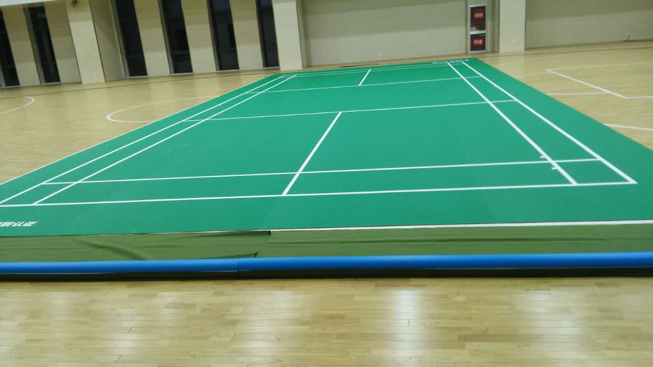 瑞丰钢铁羽毛球场地运动地板项目圆满完工！