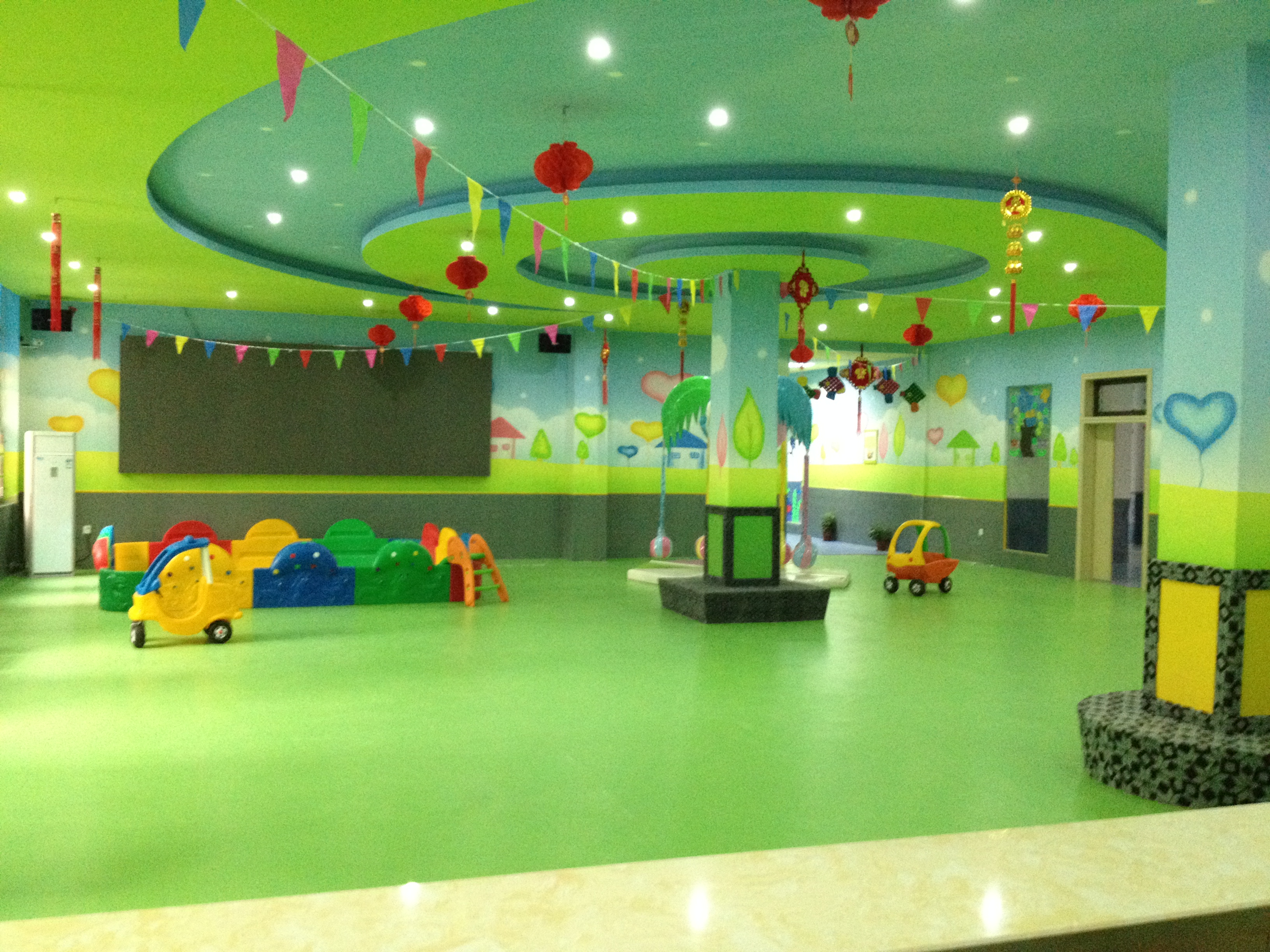 室内幼儿园运动地板