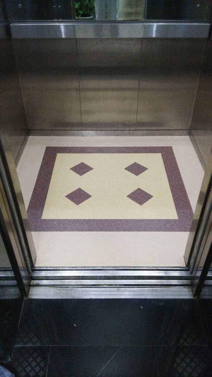 电梯拼花塑胶地板精彩亮相！
