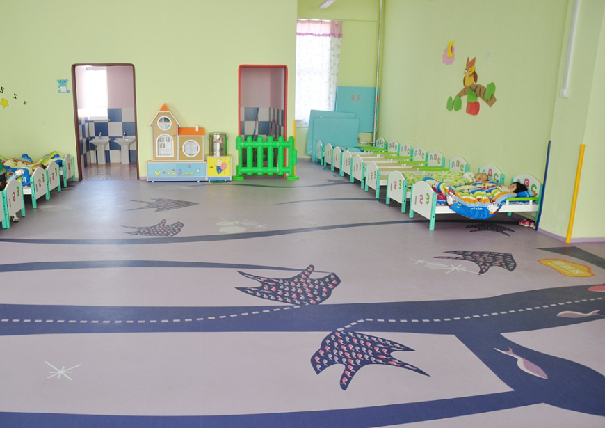 星润幼儿园塑胶地板
