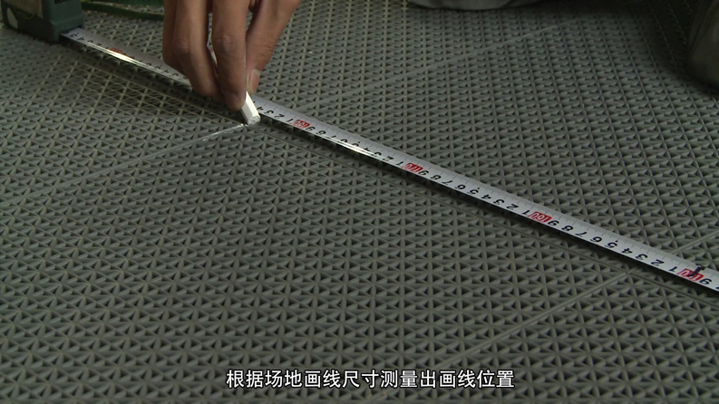 悬浮拼装地板施工