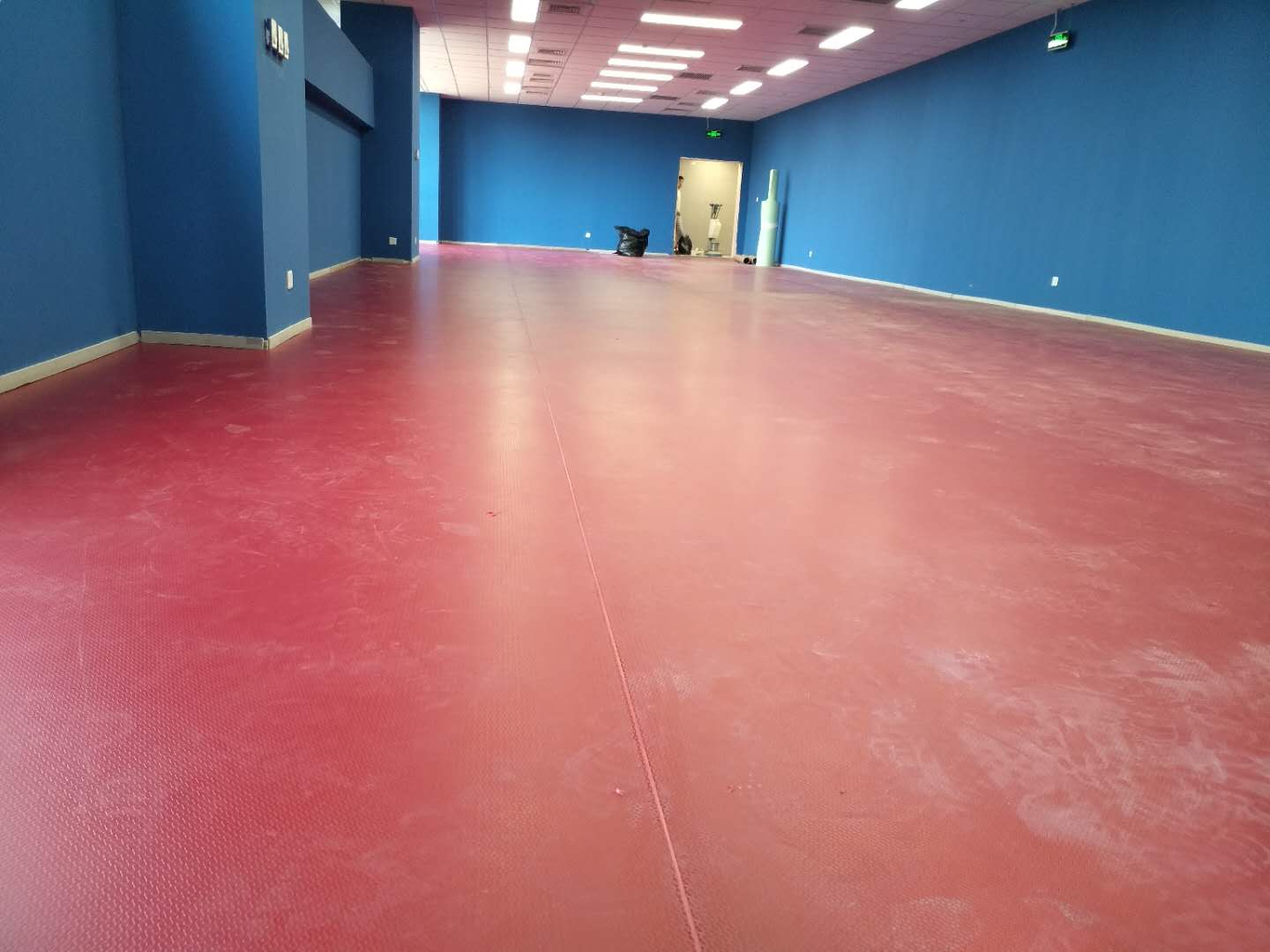 祝贺中光华会计事务所乒乓球活动室塑胶地板铺装完工！