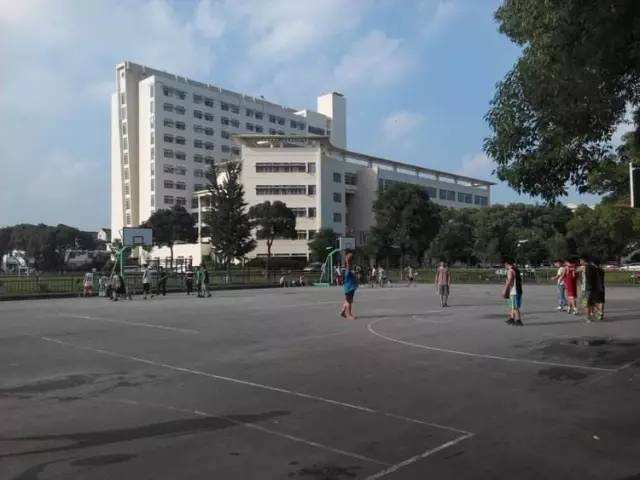 水泥篮球场 水泥篮球场