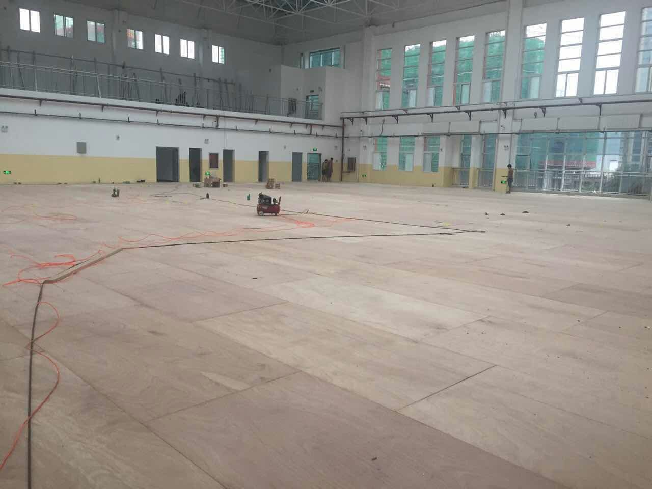 鹅卵石铺装地板效果图卧室_pvc地板铺装_木地板铺装费用